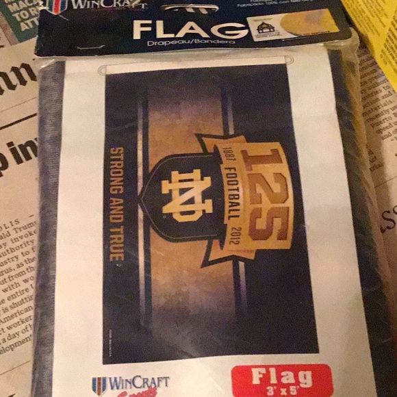 NOTRE DAME 3’X5’ 125 YEARS FOOTBALL FLAG NEW - Picture 5 of 8